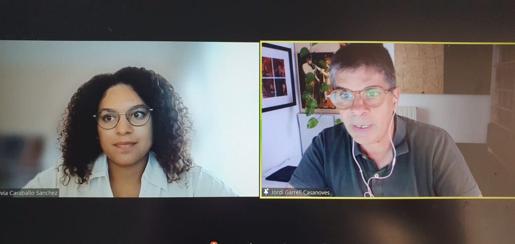 El director del CIEMEN, Jordi Garrell i la investigadora d'Instrategies, Silvia Caraballo, durant la presentació.